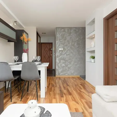 Apartment Jana Pawla II Next To The Metro By Noclegi Renters Warsaw Exterior photo