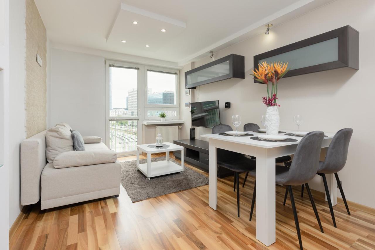 Apartamento Jana Pawla Ii Next To The Metro By Renters