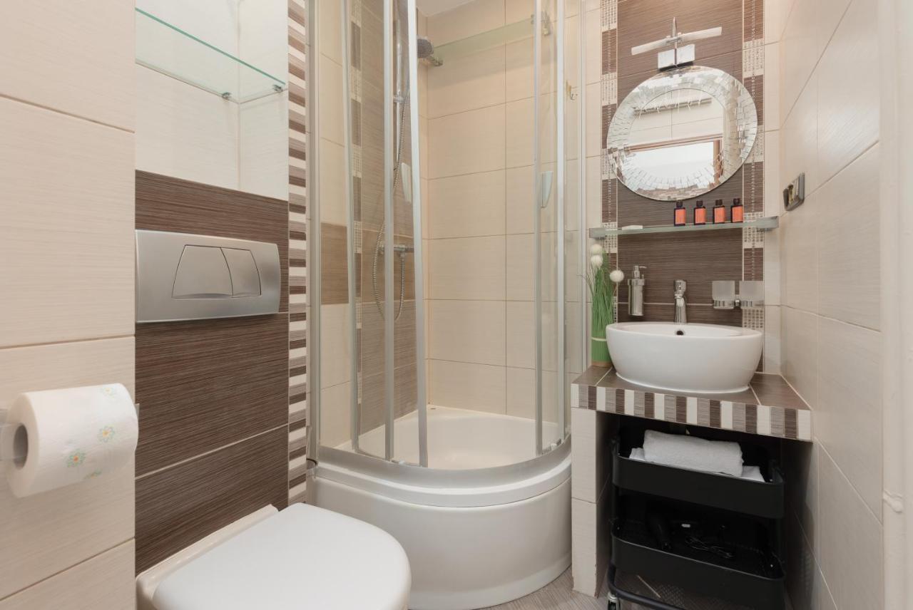Apartamento Jana Pawla Ii Next To The Metro By Renters *