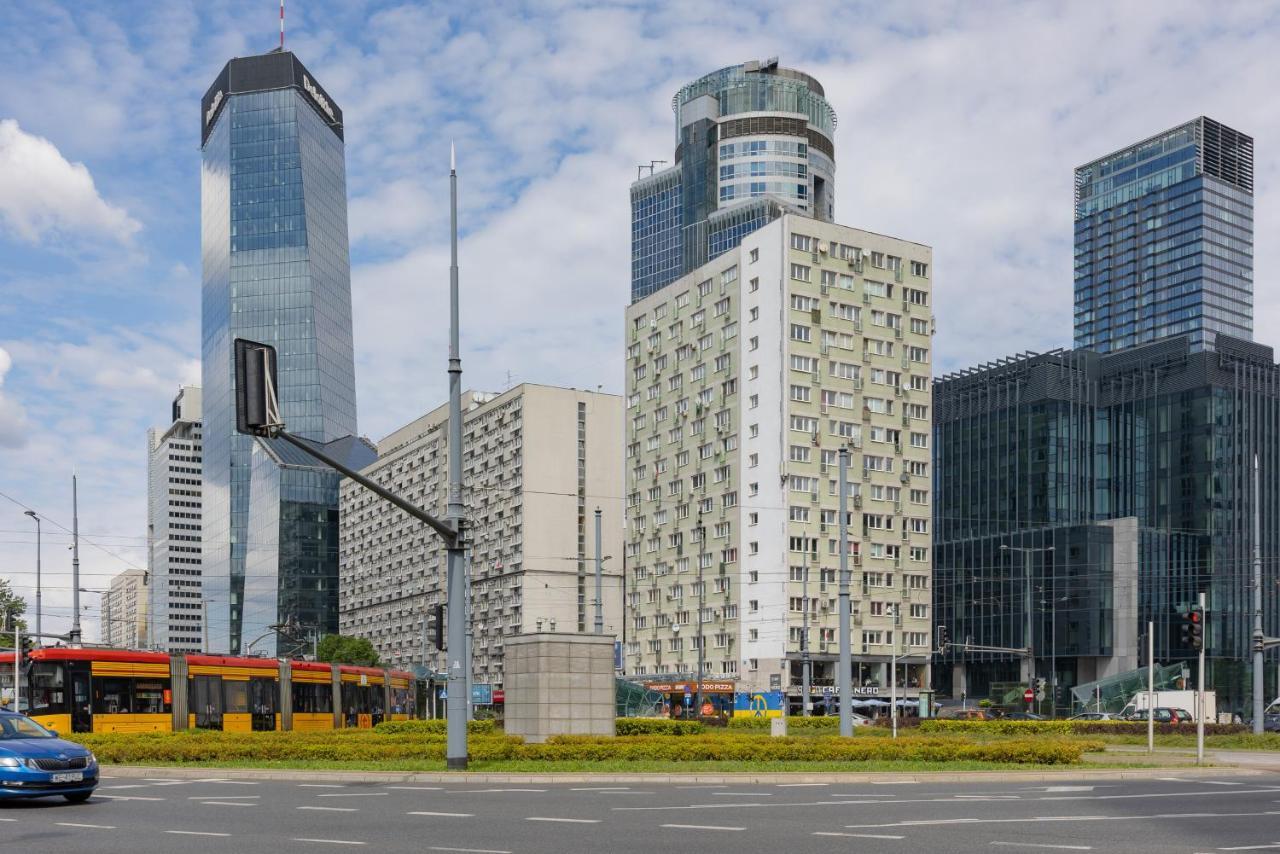 Jana Pawla Ii Next To The Metro By Renters Apartamento